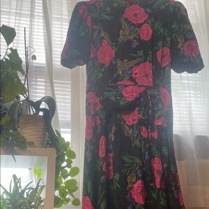 Chic Floral Maxi Dress with Pink and Green and Blue Design Vintage